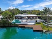 5 bedroom luxury Villa for sale in North Miami Beach,...