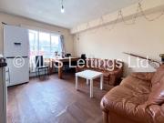 5 Bedroom Mid Terraced House for rent in Mayville Avenue