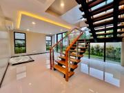 5 Bedroom Modern Contemporary House and Lot for Sale...