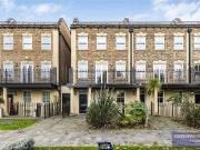 5 bedroom property for rent in Queensgate Terrace,...