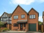 5 bedroom property for sale in Rose Walk Toddington LU5
