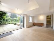 5 bedroom property in Oval Road, London, NW1 £4,246 pcm...