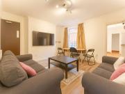 5 bedroom property to let in 10 Tiverton Road Part Bills...