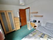 5 bedroom property to let in 45 Gleave Road All Bills...