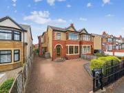 5 Bedroom Semi Detached House