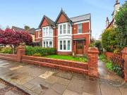 5 Bedroom Semi Detached House