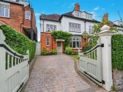 5 Bedroom Semi Detached House