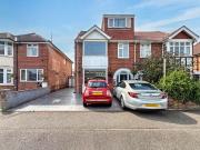 5 Bedroom Semi Detached House