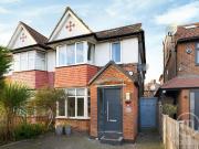 5 Bedroom Semi Detached House