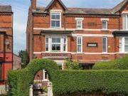 5 Bedroom Semi Detached House