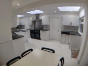 5 bedroom semi detached house for rent in Beechen Drive,...