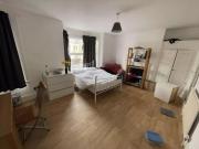 5 bedroom semi detached house for rent in Divinity Road,...