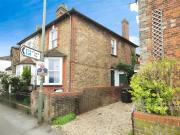 5 bedroom semi detached house for rent in Guildford Park...