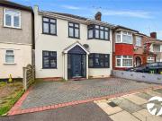 5 bedroom semi detached house for rent in James Road,...