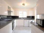 5 bedroom semi detached house for rent in Medmerry Hill,...