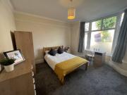 5 bedroom semi detached house for rent in North Road,...