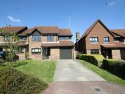 5 bedroom semi detached house for rent in Oakham Drive,...