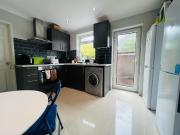 5 bedroom semi detached house for rent in Robson Road,...