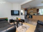5 bedroom semi detached house for rent in Southall...