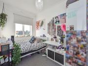 5 bedroom semi detached house for rent in Wolfe Close,...