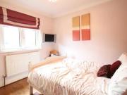 5 bedroom semi detached house for rent in Wynchgate,...
