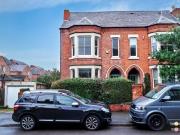 5 bedroom semi detached house for sale