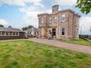 5 bedroom semi detached house for sale