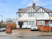 5 bedroom semi detached house for sale