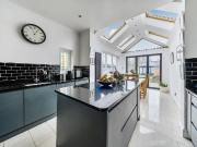 5 bedroom semi detached house for sale