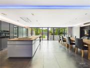 5 bedroom semi detached house for sale