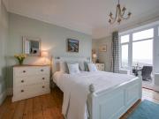 5 bedroom semi detached house for sale