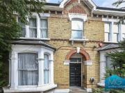 5 bedroom semi detached house for sale