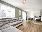 5 bedroom semi detached house for sale