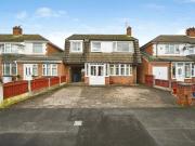 5 bedroom link detached house for sale