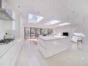 5 bedroom semi detached house for sale