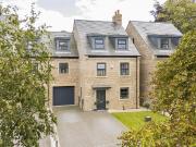 5 bedroom semi detached house for sale