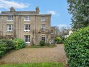 5 bedroom semi detached house for sale in 8 Town Close...