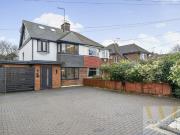 5 bedroom semi detached house for sale in Chesswood...