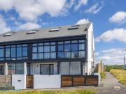 5 bedroom semi detached house for sale in Cliff Road,...