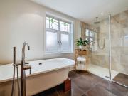 5 bedroom semi detached house for sale in Grantham...