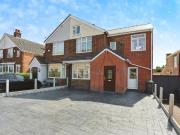 5 bedroom semi detached house for sale in Humberstone...