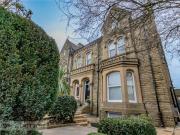 5 bedroom semi detached house for sale in New North...