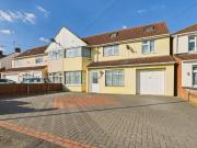 5 bedroom semi detached house for sale in Oatlands...