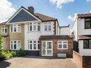 5 bedroom semi detached house for sale in Waverley...