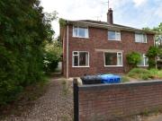 5 bedroom Semi detached house To Let
