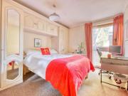 5 bedroom Semi detached house To Let