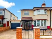 5 bedroom semi detached house to rent