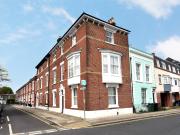 5 bedroom semi detached house to rent