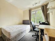 5 bedroom semi detached house to rent