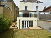 5 bedroom semi detached house to rent